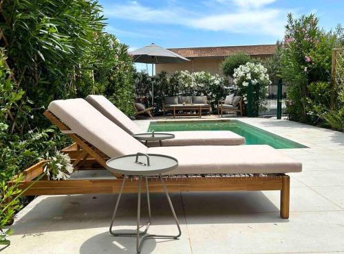 Maison avec piscine et amarrage