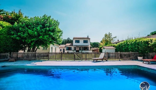 Maison Avec Piscine, Jacuzzi, Sauna et Billard