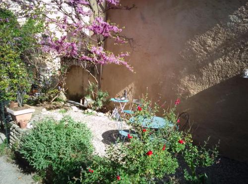 maison avec vue sur le Colorado Provençal