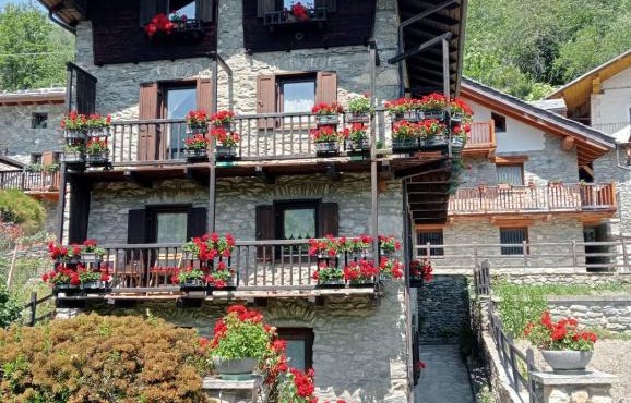 Maison Baradis - grazioso e tranquillo trilocale con vista montagne