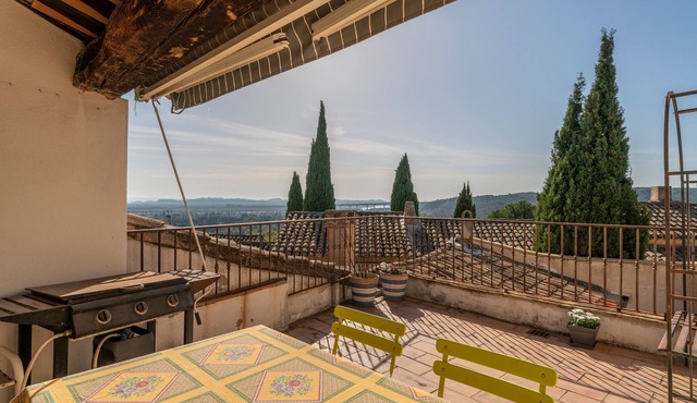 Maison Belle Vue: Peaceful Stay with Alpilles View in Les Angles