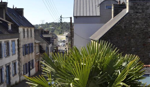 Maison, Binic centre, petite vue mer
