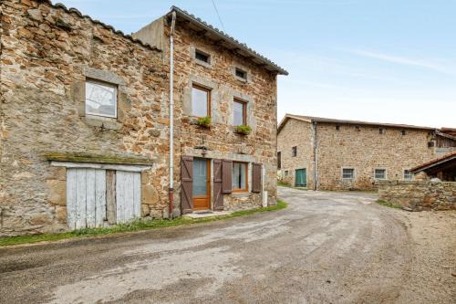 Maison charmante à Valprivas avec jardin privé.