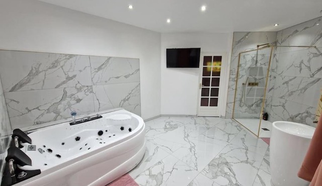 Maison Chic avec jacuzzi Nogent sur Oise YaoSpa60