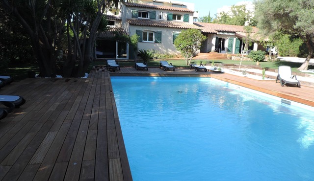 MAISON CODREY 16 Personnes CENTRE SANARY 10 mn walk from pedestrian streets