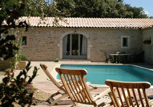 Maison conviviale à Chamaret, 90 m² avec piscine partagée