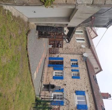 Maison Creusoise dans le village de Fontanières.