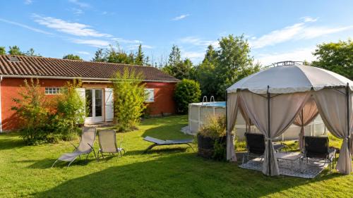 Maison Datcha avec jardin et piscine privée