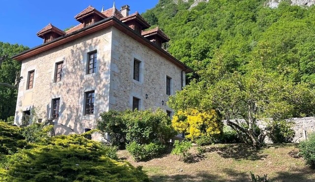 Maison de charme ancienne entre Lacs et Rhône