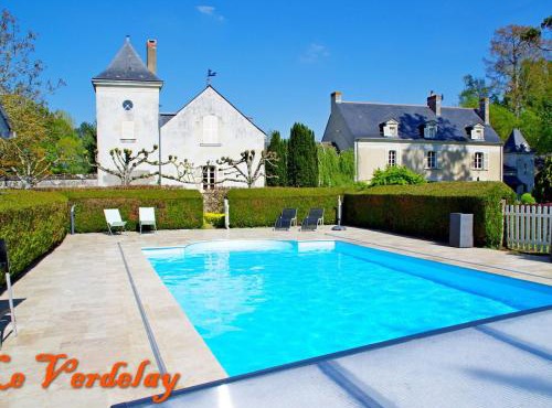 Maison de Charme avec Piscine Chauffée à 300m de la Loire, Proche Saumur et Sites UNESCO - FR-1-622-70