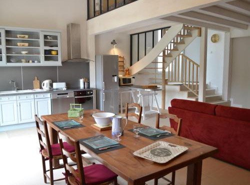 Maison de vacances spacieuse à la campagne avec jardin clos, WIFI, vélos gratuits et équipements bébé. - FR-1-653-139