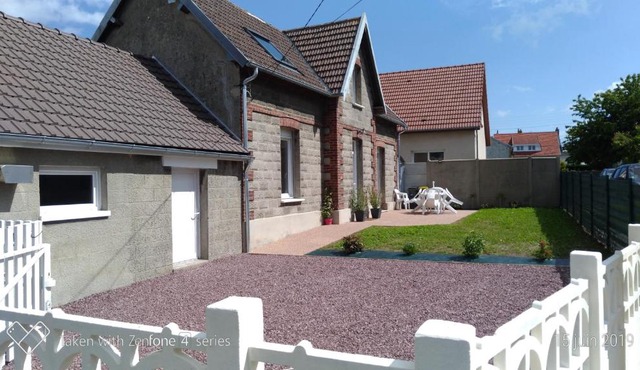 MAISON DE PLAISANCE AVEC JARDIN ET VUE MER A 200m