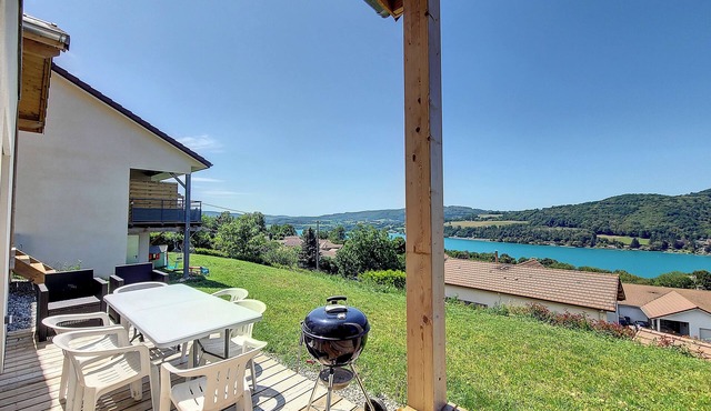 Maison de Vacances Avec une vue Exceptionnelle sur lac de Paladru