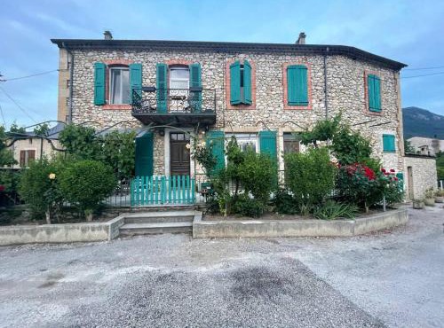 Maison de vacances dans le Diois au pied du Vercors avec 2 chambres pour 6 personnes climatisée