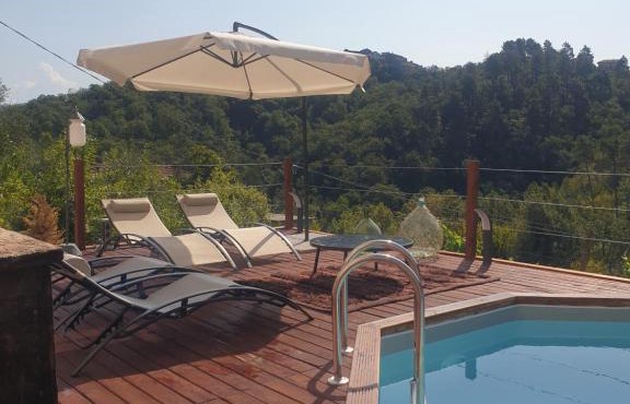 Maison de village avec piscine au-dessus des Cinque Terre