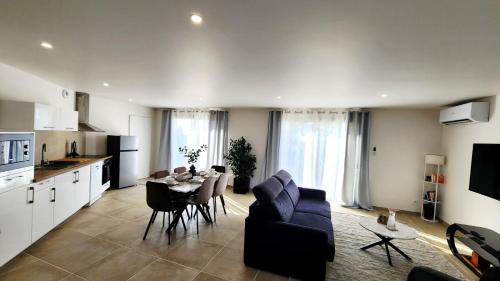 Maison des Vignes, climatisée avec ménage, draps et serviettes inclus