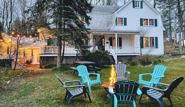 Maison du quai: Heritage Home 1878 with Hot Tub & Fireplace