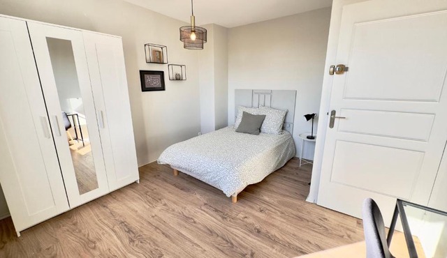 Maison en colocation, 2 salles de bains & WC, Wifi, Parking, proche CHU & Limoges
