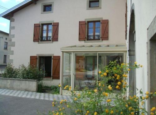 Maison familiale avec cheminée, jardin et WiFi à Esley, Vosges - FR-1-589-743