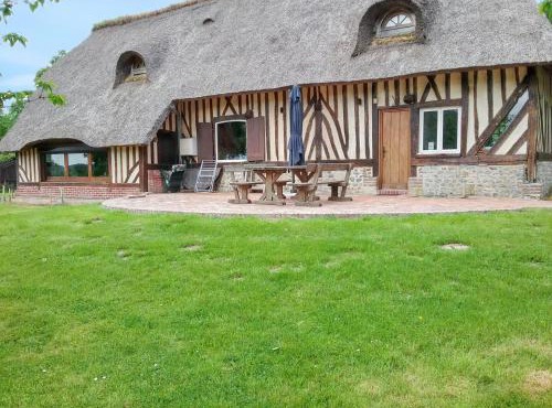 Maison familiale avec jardin à Clarbec, 120 m², jeux pour enfants