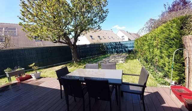 Maison Familiale Calme et Lumineuse, Proche du Golf National et de Versailles