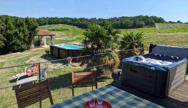 Maison isolée avec piscine privée et spa, Charente - FR-1-653-4