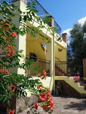 Maison Pelops Petalidi