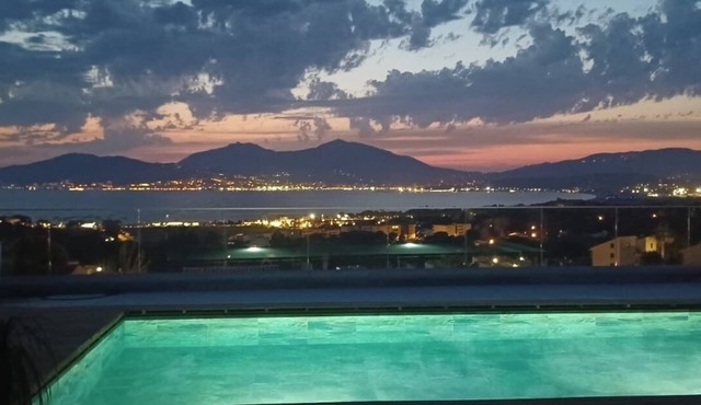 Maison Plain Pied Avec Piscine Privée et vue Imprenable sur le Golfe D'ajaccio