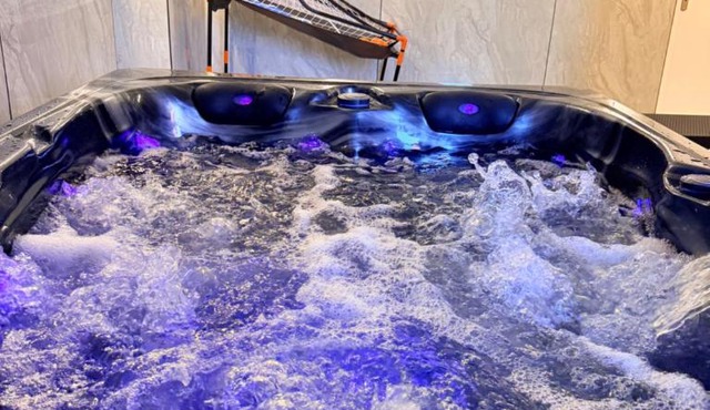 Maison privative SPA Jacuzzi Sauna Salle de jeux