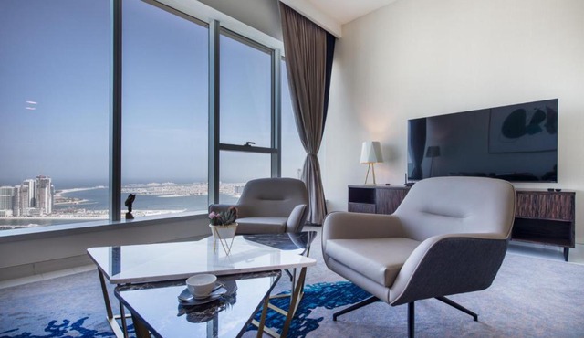 Maison Privee - Chic Coastal Escape with Open Sea Vws on Palm Entry