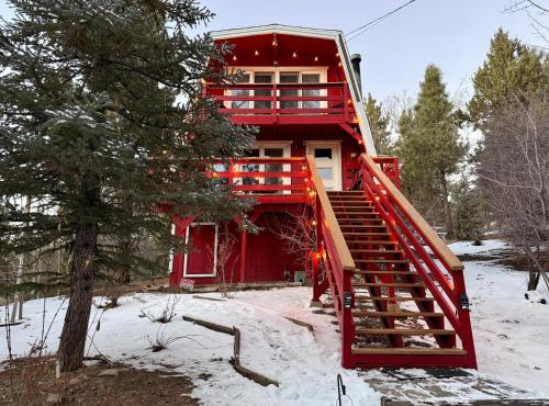 Maison Solange-Red Barn Farmhouse Style- Moonridge