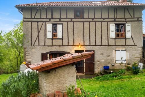 Maison spacieuse à St Constant Fournoules avec jardin