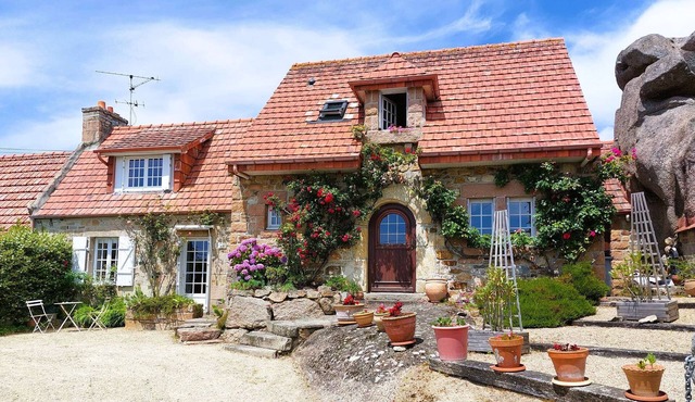 Maison Torr Penn Nichée Dans les Rochers Roses !