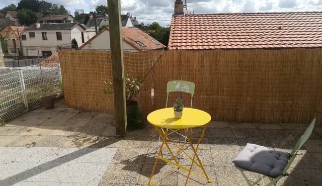 Maisonette with 2 terraces 10 minutes from the station