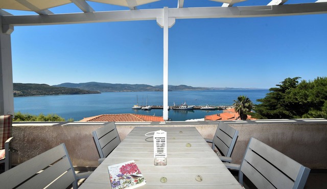 Maisonette with outstanding sea view in Molyvos