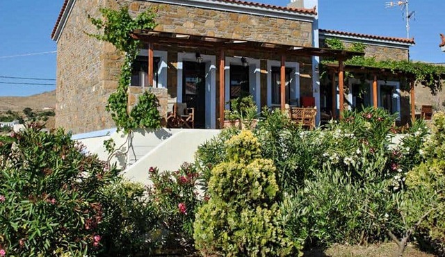 Maisonette With Pool & Beach