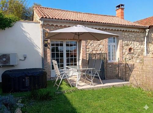 Maisonnette en pierre
