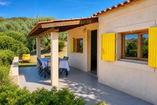 Maisonnette climatisée à 150 m de la plage Golfe de Lava APPIETTO