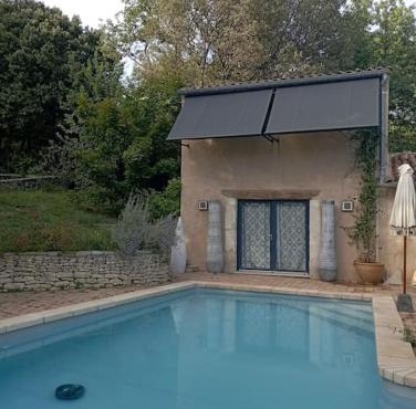 maisonnette provençale piscine le petit colibri