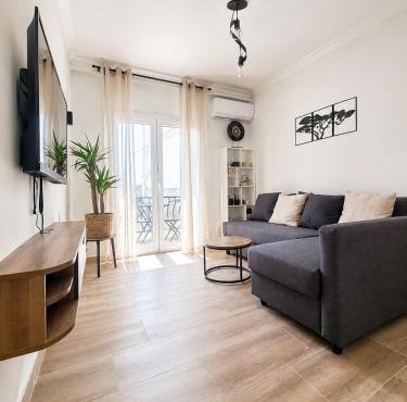 Maisonnette rénovée avec cour, clim et métro à 5 min