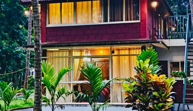 Makam Holiday Home