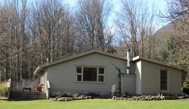 Makarora River Ranch Cottage