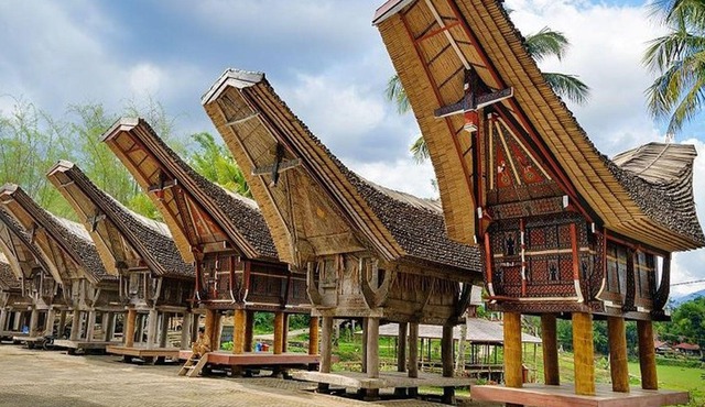 Makassar Private 4-Day Cultural Tour