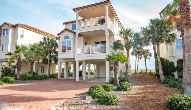 Make Waves for LESS 20% OFF! Dog-Friendly, Pool & Tennis Court, Hot Tub