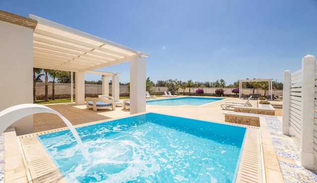 Malaspina Luxury Pool - Capilungo