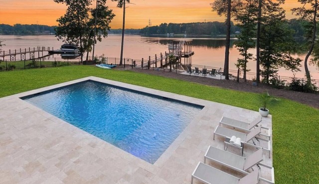 Mallard Vestige w/Heated Pool, Game Room & Optional Boat Rental