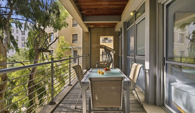 MAMAD Quiet with Terrasse in City Center by FeelHome