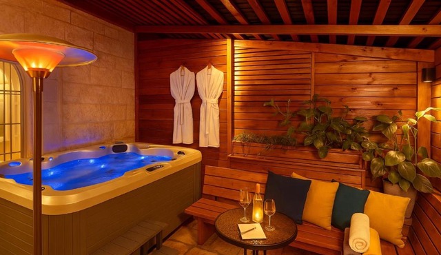 Mamilla View- Suites & Apt Hotel