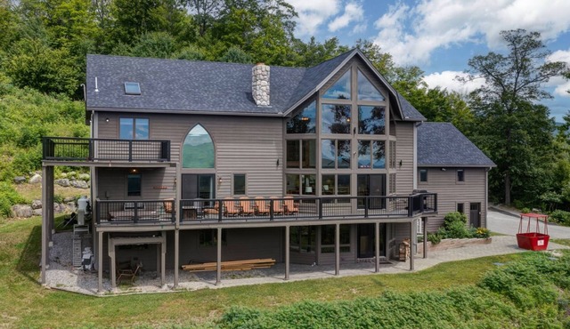 Mammoth Lodge - Heated Pool, Game Room, 8-bedroom