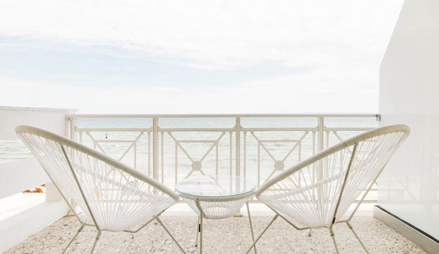 Manda Ray Seafront Apartment Endless Blue View